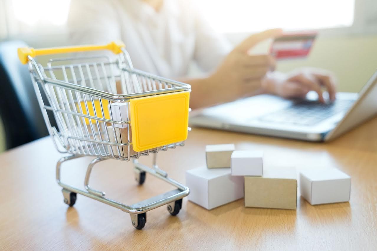 Dampak E-commerce terhadap Industri Logistik di Indonesia