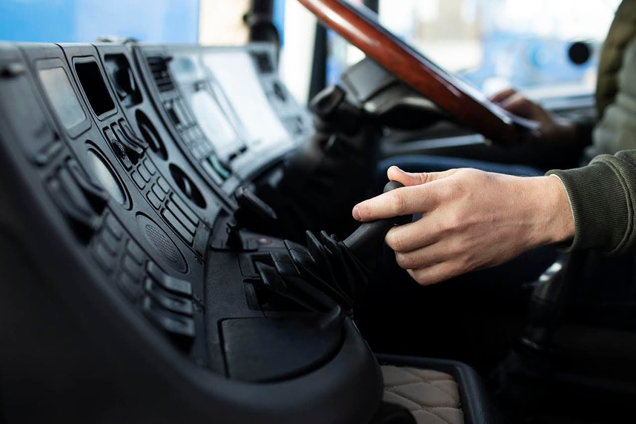 Pentingnya Teknologi Keamanan Pada Truk Angkutan di Indonesia 